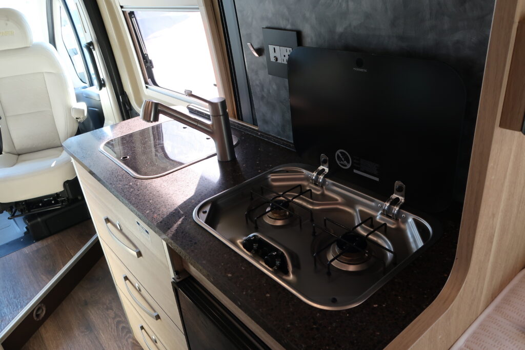 2018 HYMER AKTIV ECO-TREK 400