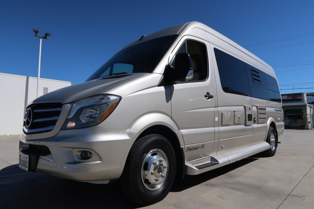 2018 PLEASURE WAY PLATEAU TS ---IMMACULATE CONDITION!! ONLY 18K MILES!!