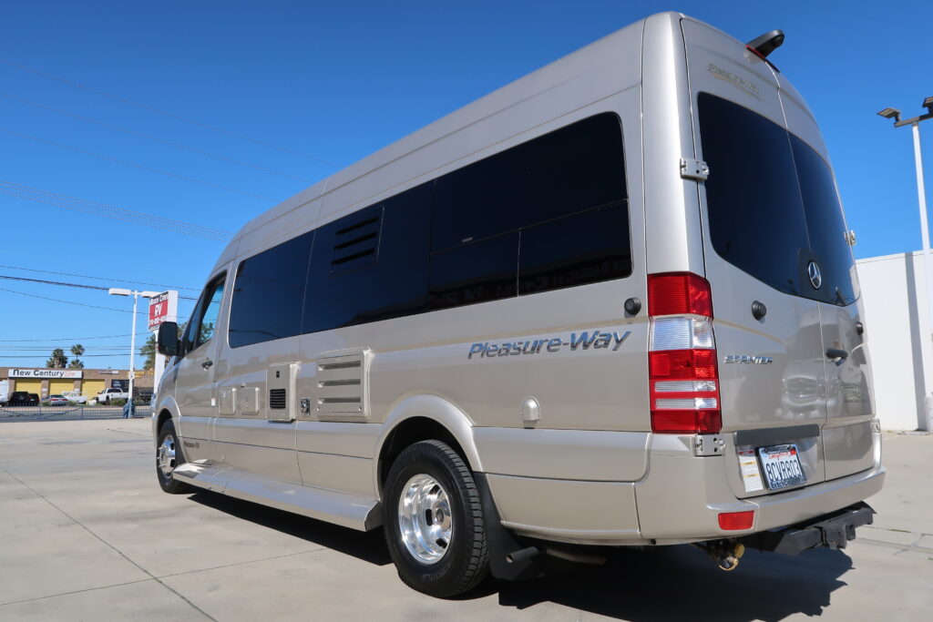 2018 PLEASURE WAY PLATEAU TS