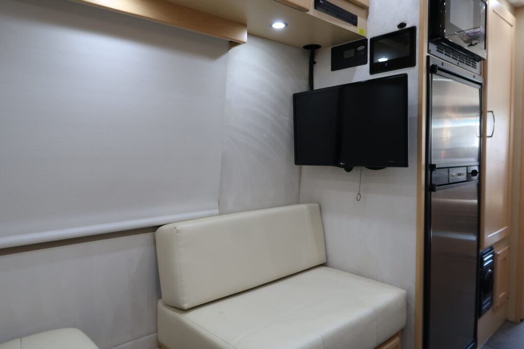 2018 PLEASURE WAY PLATEAU TS
