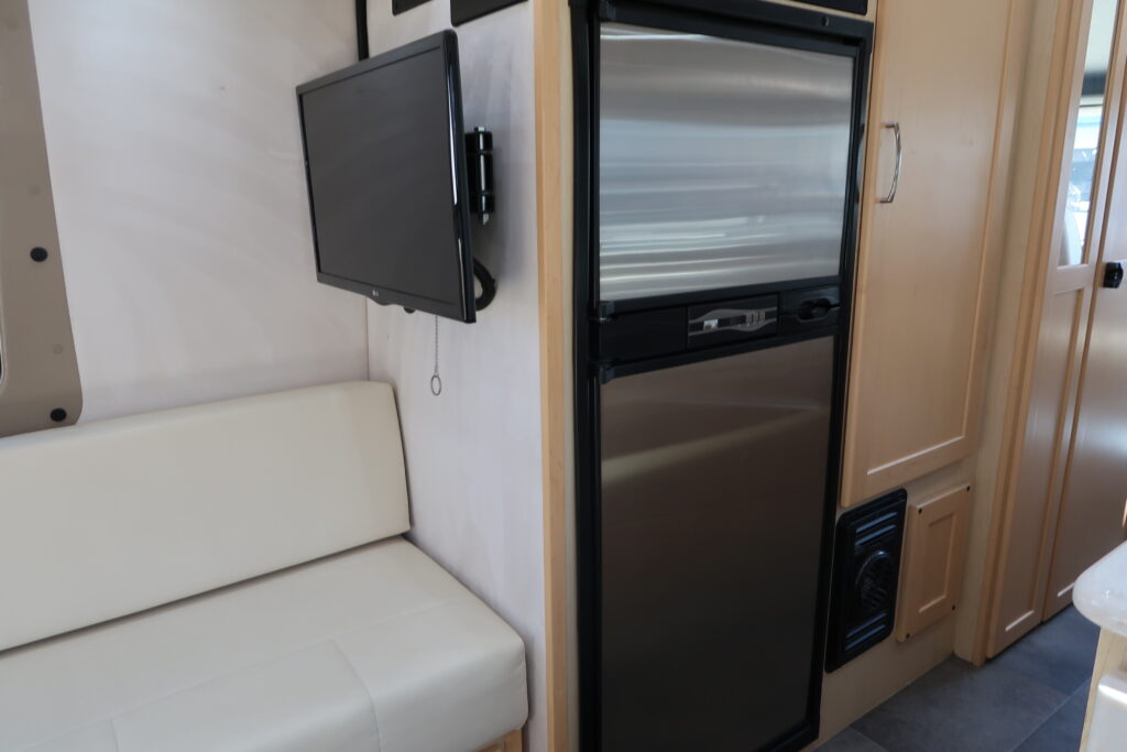 2018 PLEASURE WAY PLATEAU TS