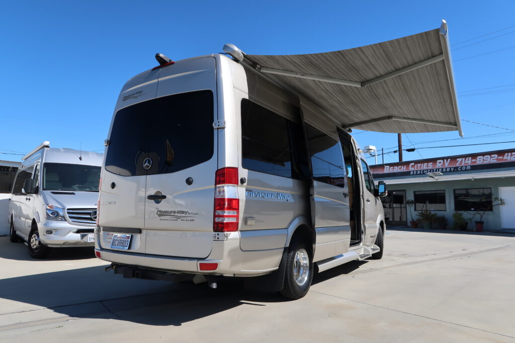 2018 PLEASURE WAY PLATEAU TS ---IMMACULATE CONDITION!! ONLY 18K MILES!!