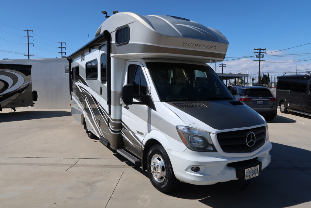 2016 WINNEBAGO NAVION 24J