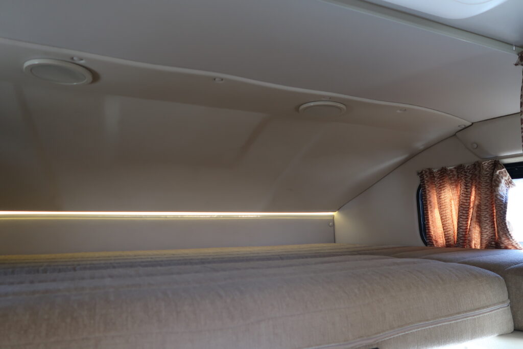 2016 WINNEBAGO NAVION 24J