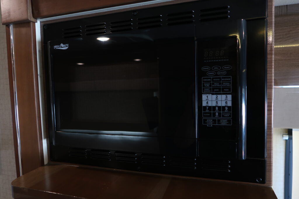 2016 WINNEBAGO NAVION 24J