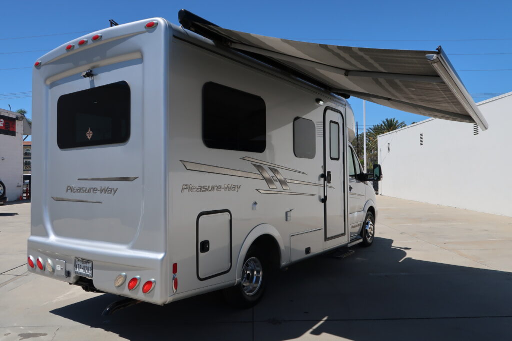 2017 Pleasure Way Plateau XL-TD